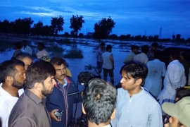 ایم ڈبلیوایم رہنما علی حسین نقوی کاوفدکے ہمراہ کراچی کے سیلاب متاثرہ علاقوں کا دورہ