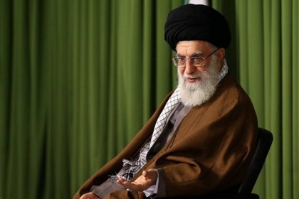 سوفٹ ویئرجنگ کے ذریعے دشمن  عوام کے اعتقادات اور نظام کو بدلنے کی کوشش جاری رکھے ہوئے ہے،رہبر انقلاب اسلامی