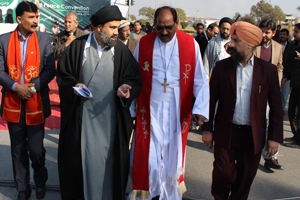 قومی امن کنونشن میں عیسائی اور ہندو رہنماؤں کی آمد ، شہداء کے خانوادوں کی شرکت