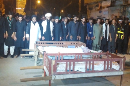 سانحہ جیکب آباد، مطالبات کی منظوری پر شیعہ تنظیموں کا دھرنا ختم کرنیکا اعلان، شہداء کی اجتماعی نماز جنازہ ادا
