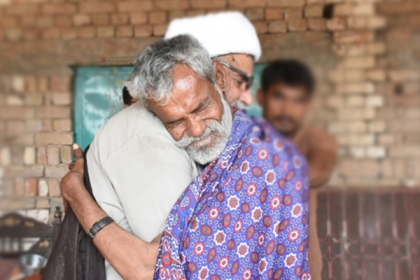 علامہ راجہ ناصرعباس کی سرائیکی زبان کےمایہ ناز انقلابی شاعرشاکر شجاع آبادی سےخصوصی ملاقات