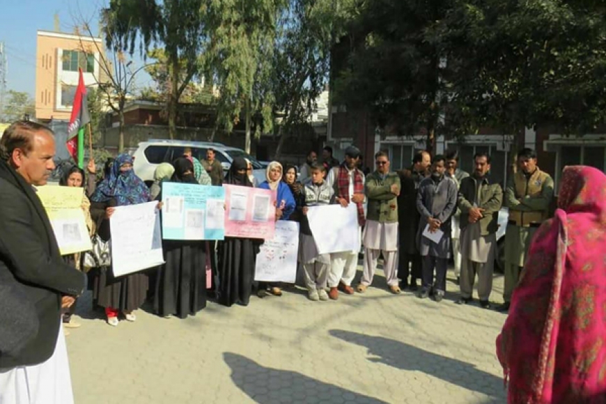 ننھی زینب کی عصمت دری اور قتل کے خلاف ایم ڈبلیوایم شعبہ خواتین کے تحت ہری پور میں احتجاجی مظاہرہ